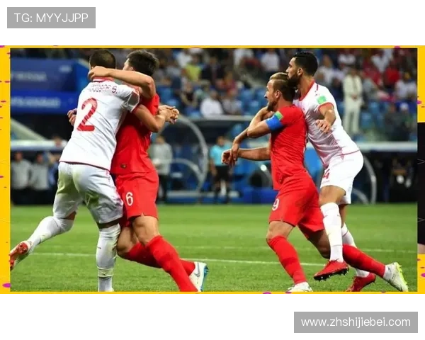 世界杯新闻评论：赛事组织与裁判判罚引发的热烈讨论